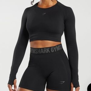 GYMSHARK • Flex Long Sleeve Crop Top in Black Size S